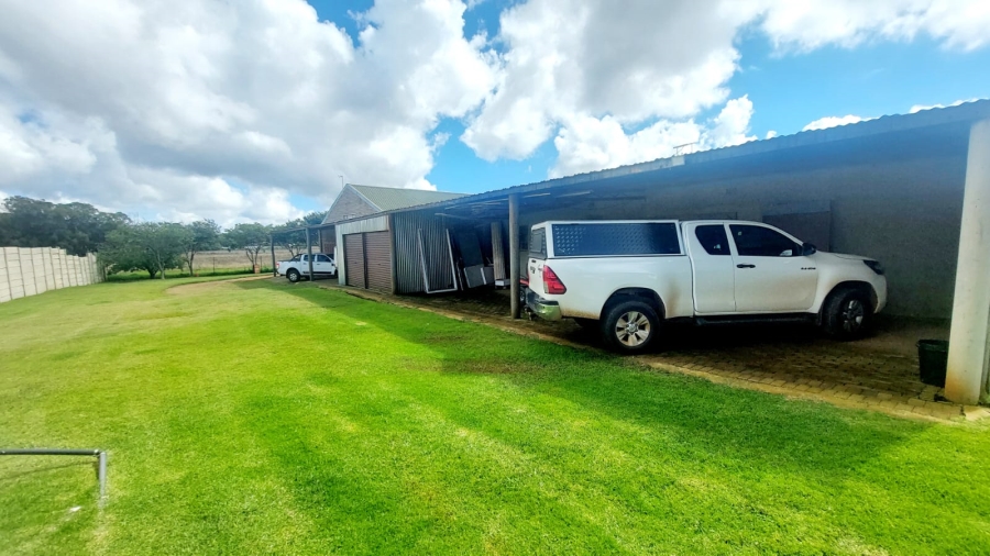 3 Bedroom Property for Sale in Loumarina A H Gauteng