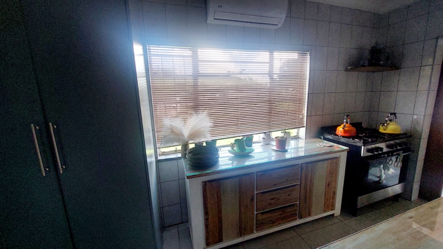 3 Bedroom Property for Sale in Loumarina A H Gauteng