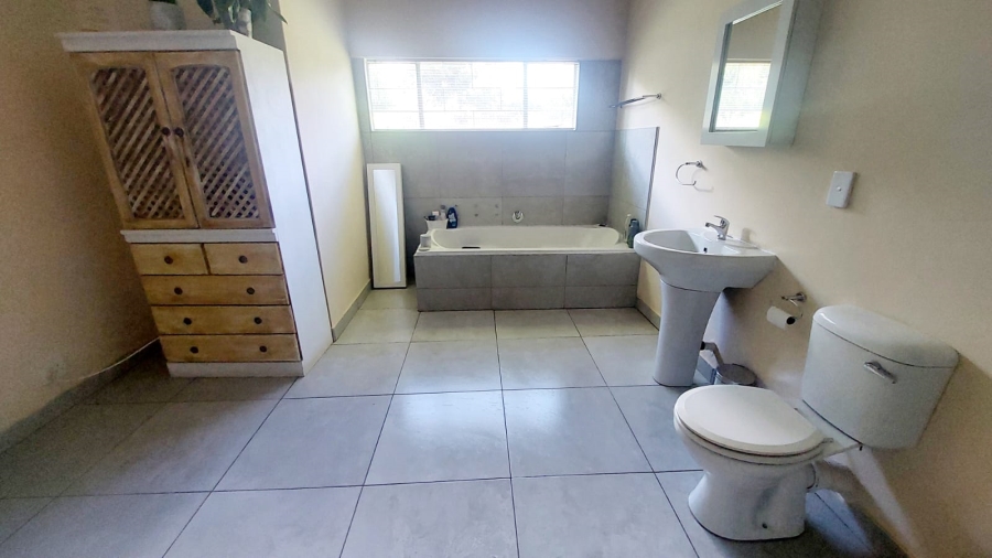 3 Bedroom Property for Sale in Loumarina A H Gauteng