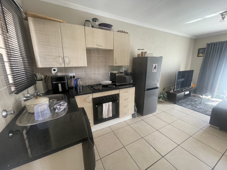 2 Bedroom Property for Sale in Klippoortje Gauteng