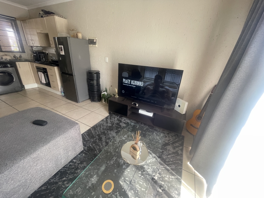 2 Bedroom Property for Sale in Klippoortje Gauteng