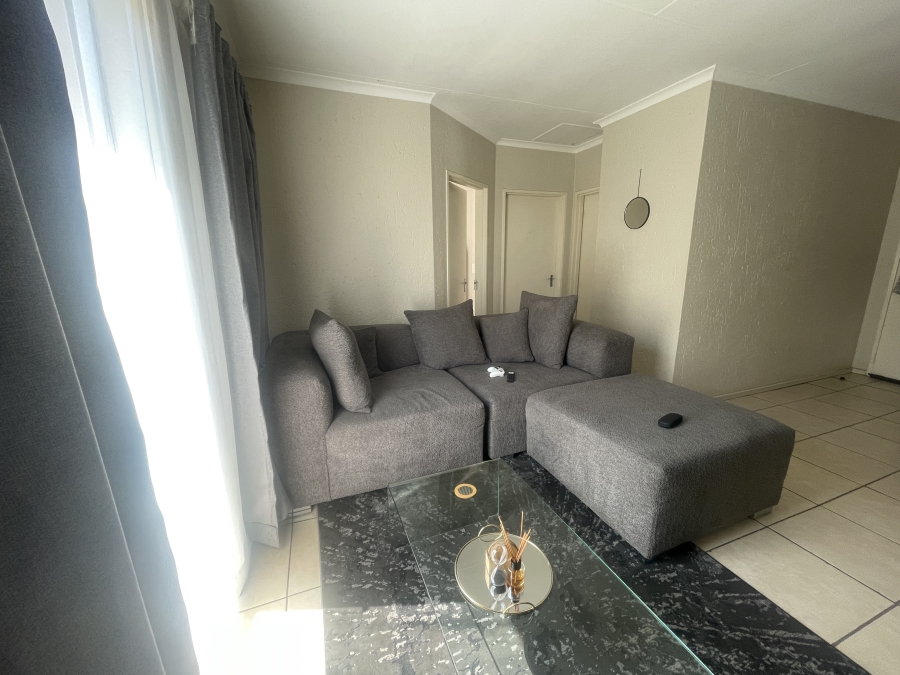 2 Bedroom Property for Sale in Klippoortje Gauteng