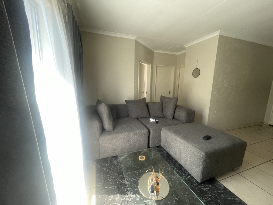 2 Bedroom Property for Sale in Klippoortje Gauteng