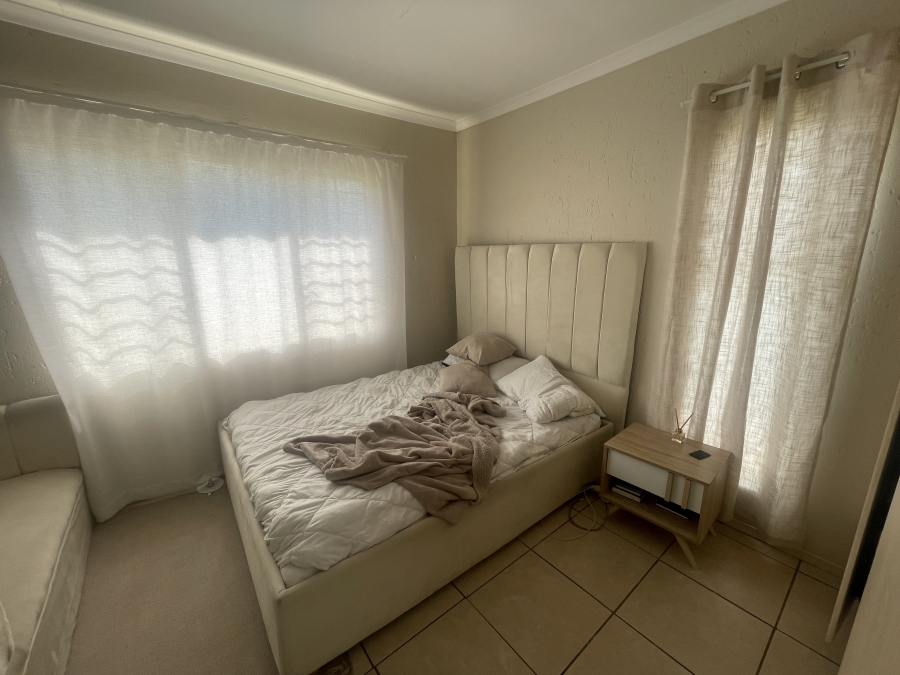2 Bedroom Property for Sale in Klippoortje Gauteng