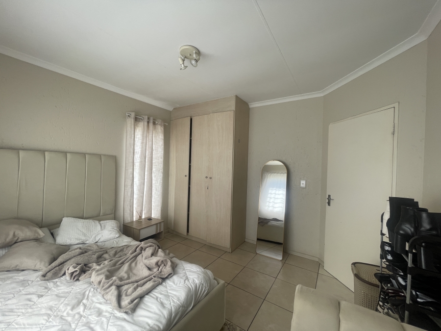 2 Bedroom Property for Sale in Klippoortje Gauteng