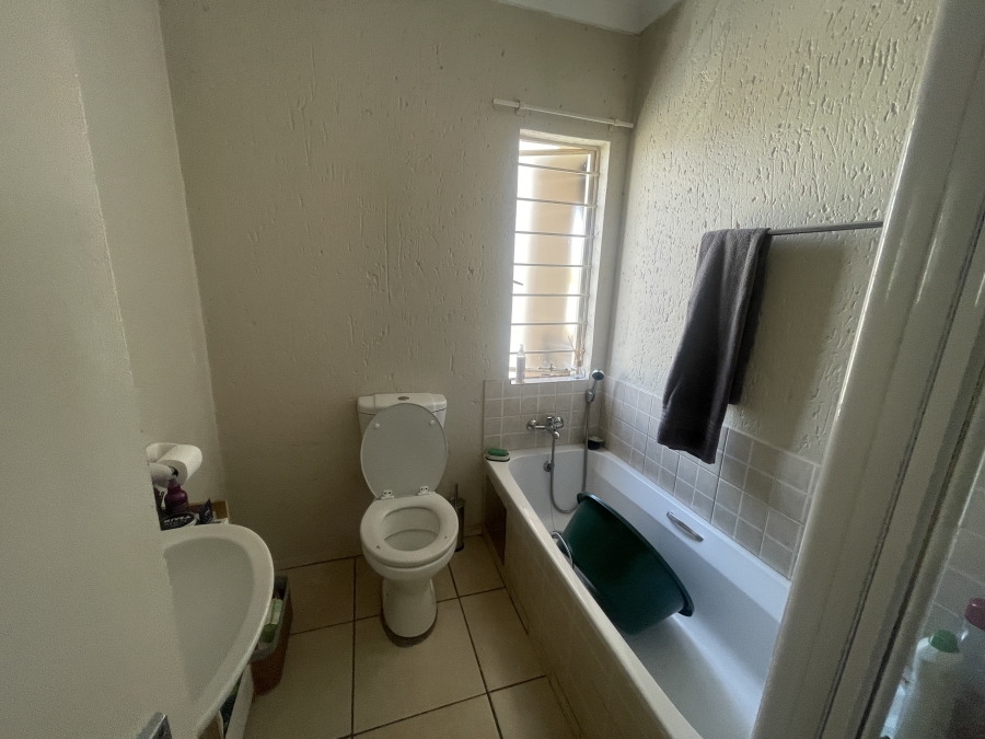 2 Bedroom Property for Sale in Klippoortje Gauteng