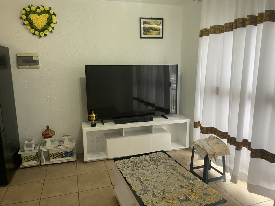 2 Bedroom Property for Sale in Klippoortje Gauteng