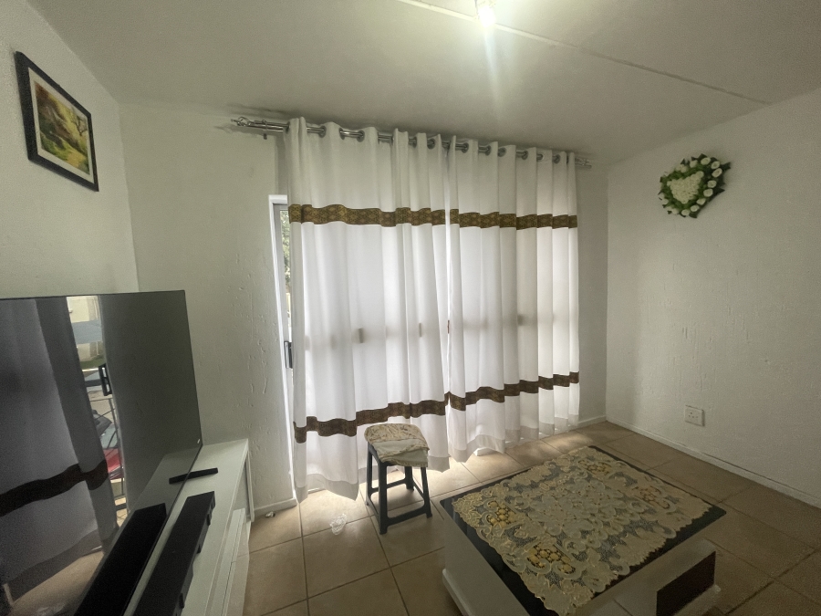 2 Bedroom Property for Sale in Klippoortje Gauteng