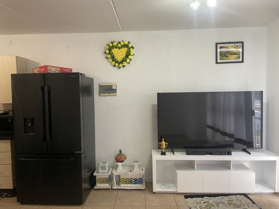 2 Bedroom Property for Sale in Klippoortje Gauteng