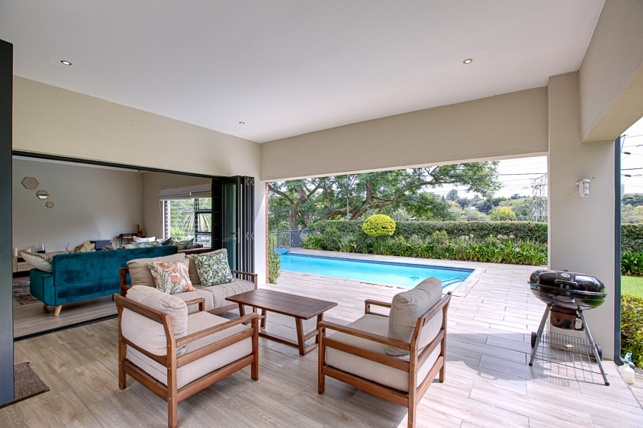 5 Bedroom Property for Sale in Glenadrienne Gauteng