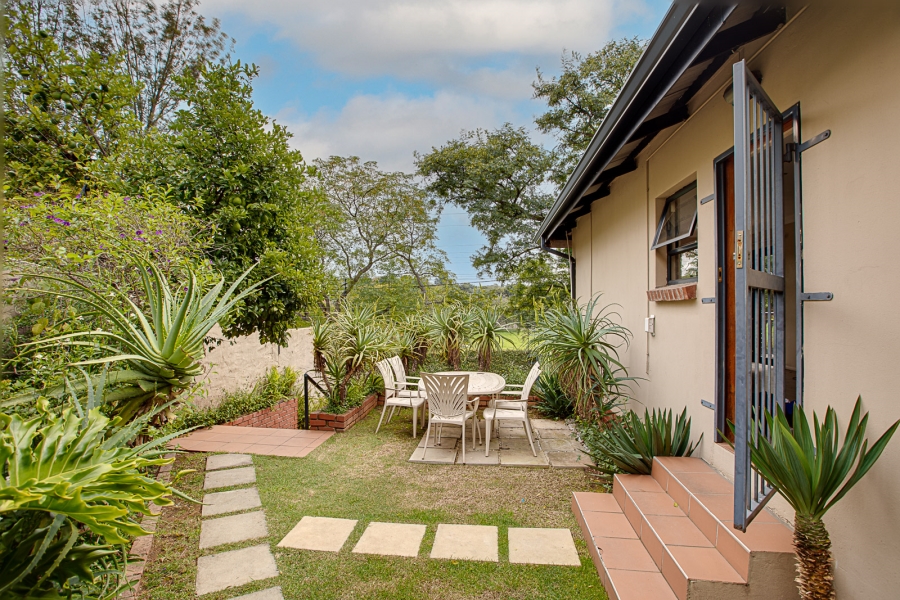 5 Bedroom Property for Sale in Glenadrienne Gauteng