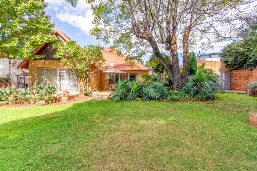 4 Bedroom Property for Sale in Linden Gauteng