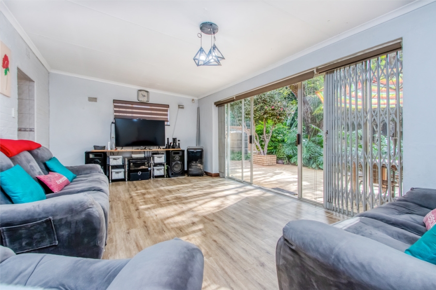 4 Bedroom Property for Sale in Linden Gauteng