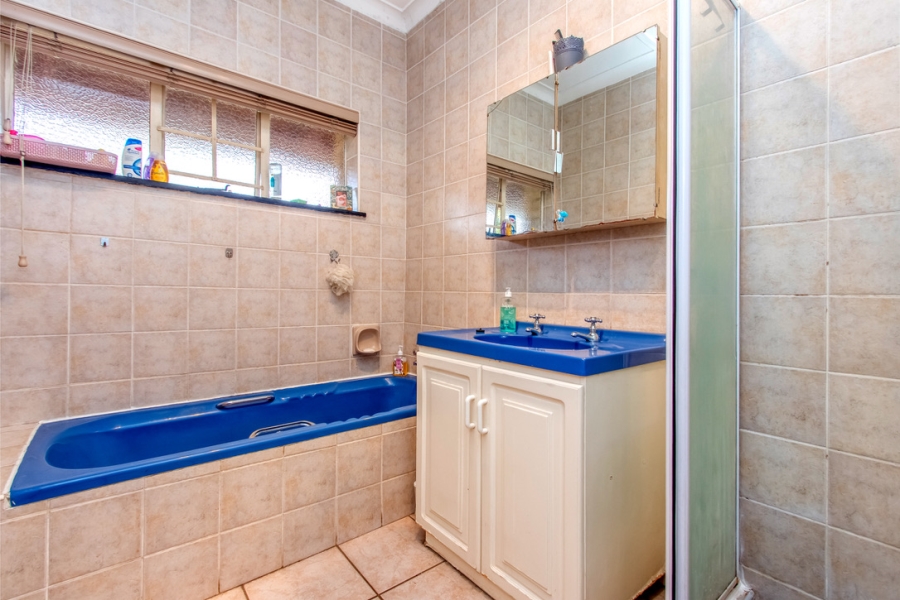 4 Bedroom Property for Sale in Linden Gauteng