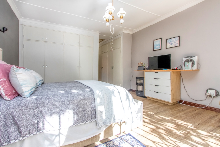 4 Bedroom Property for Sale in Linden Gauteng