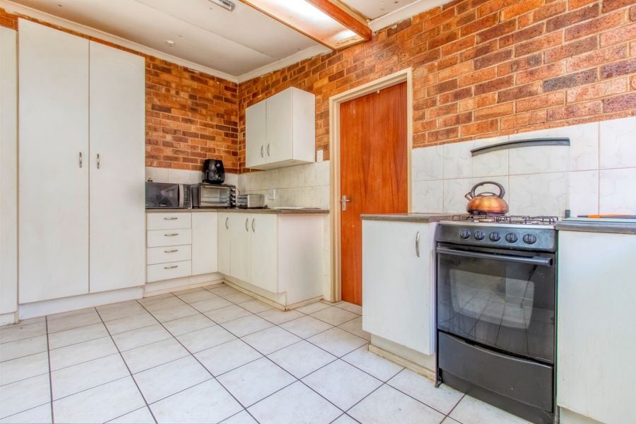 4 Bedroom Property for Sale in Linden Gauteng