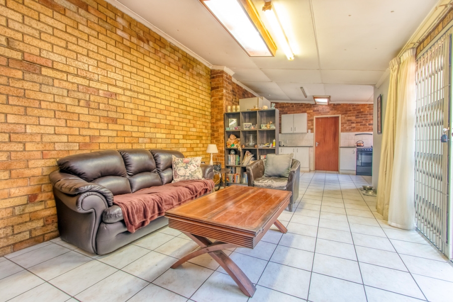4 Bedroom Property for Sale in Linden Gauteng