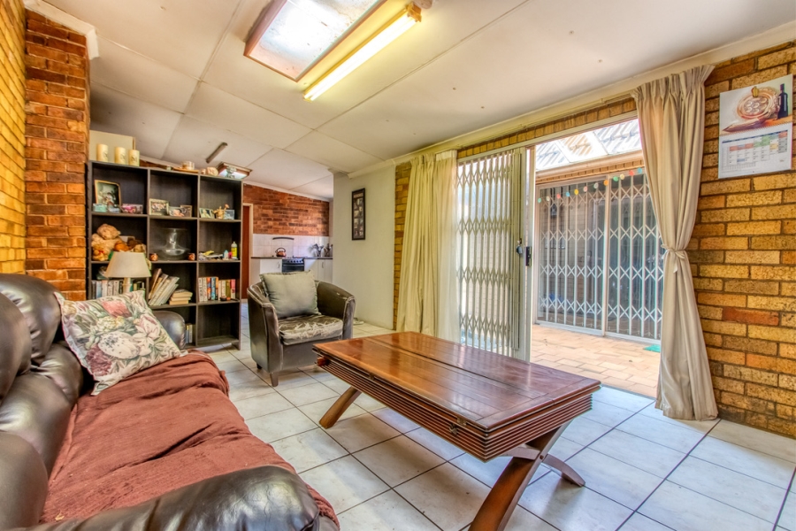 4 Bedroom Property for Sale in Linden Gauteng