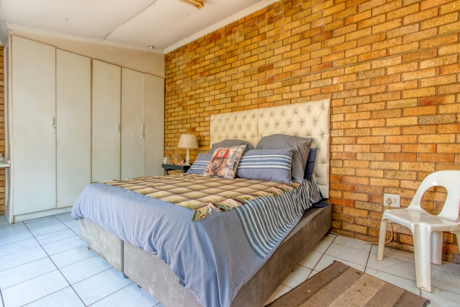 4 Bedroom Property for Sale in Linden Gauteng