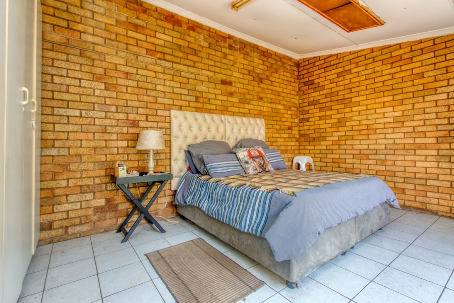 4 Bedroom Property for Sale in Linden Gauteng