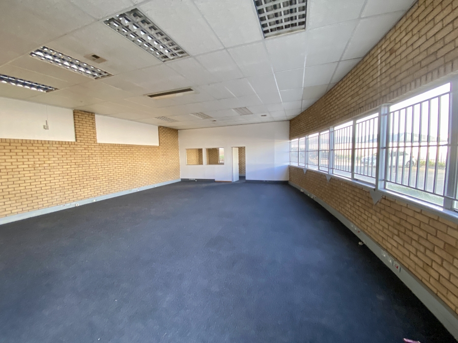 To Let Commercial Property for Rent in Randjespark Gauteng