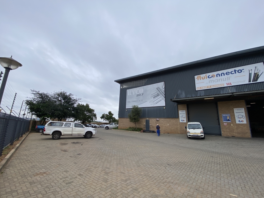 To Let Commercial Property for Rent in Randjespark Gauteng