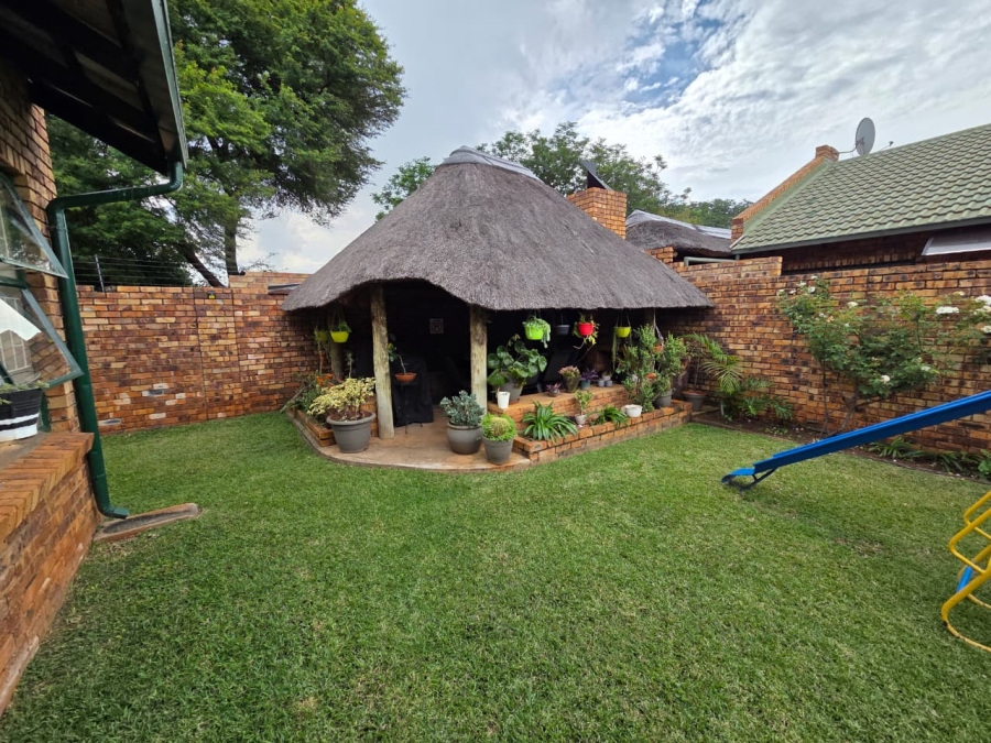 3 Bedroom Property for Sale in Annlin Gauteng