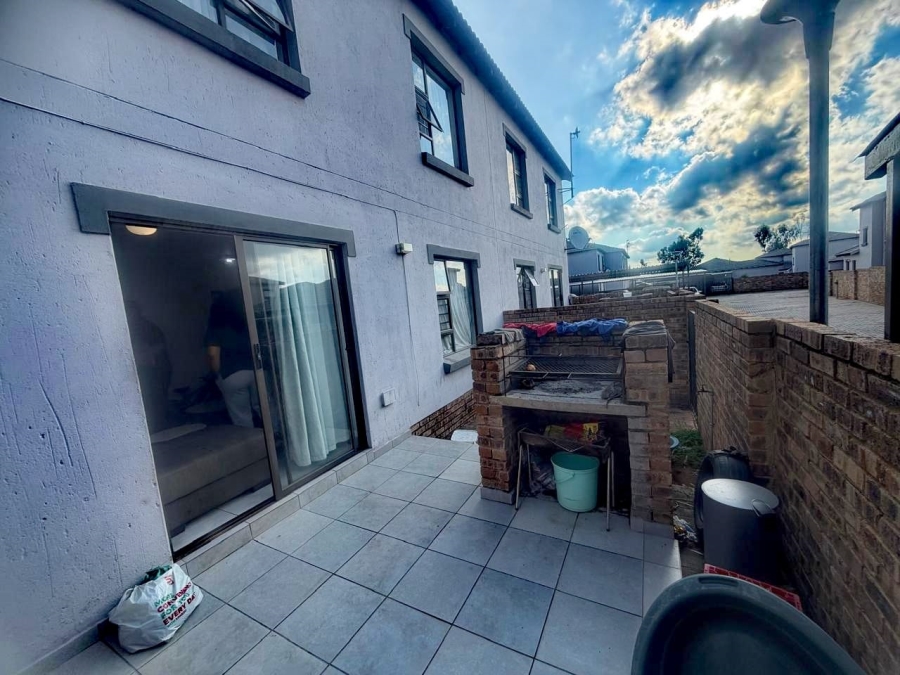 2 Bedroom Property for Sale in Chantelle Gauteng