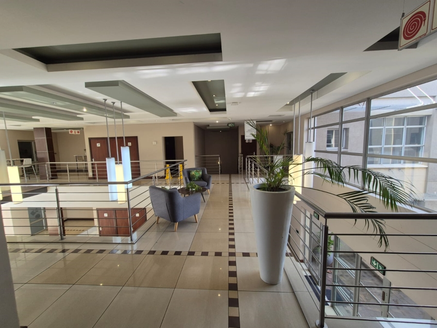 To Let Commercial Property for Rent in Die Hoewes Gauteng