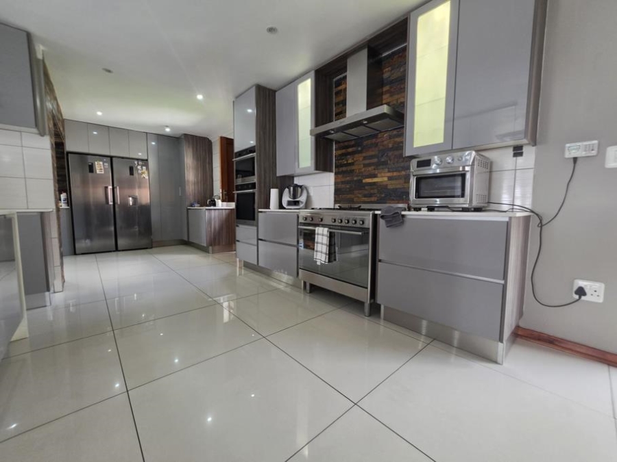 5 Bedroom Property for Sale in Verwoerdpark Gauteng