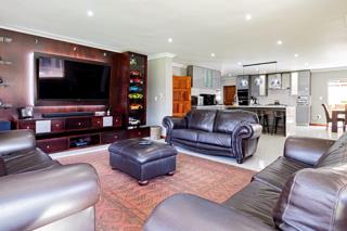 5 Bedroom Property for Sale in Verwoerdpark Gauteng