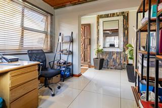 5 Bedroom Property for Sale in Verwoerdpark Gauteng