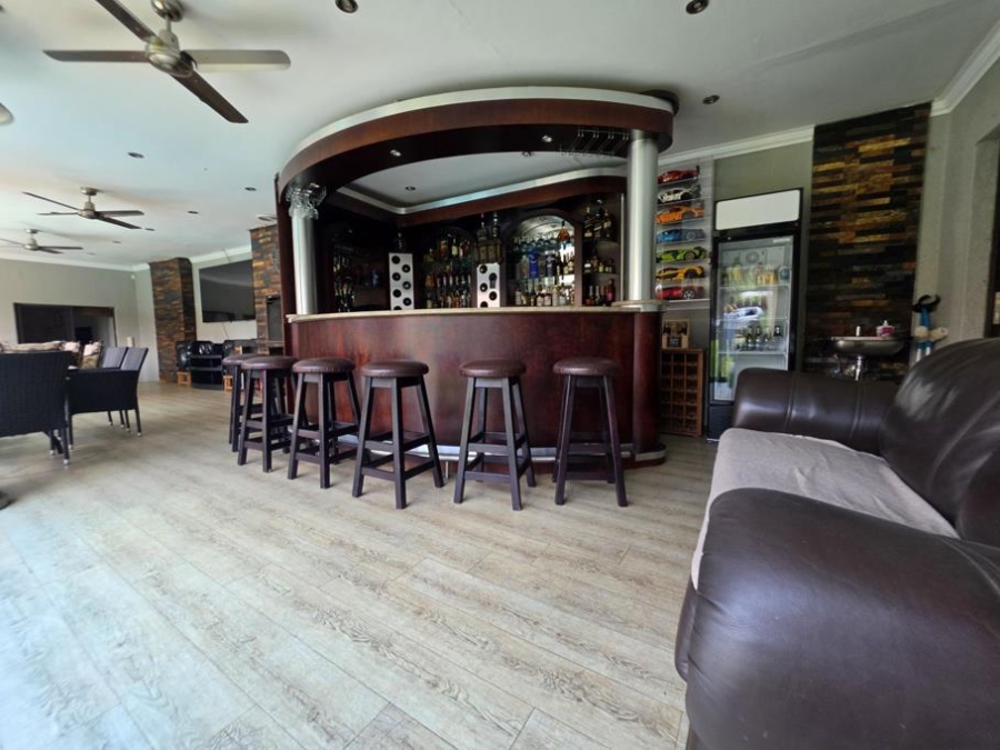 5 Bedroom Property for Sale in Verwoerdpark Gauteng
