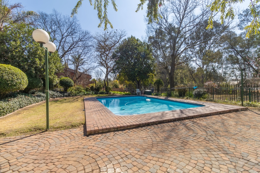 To Let 2 Bedroom Property for Rent in River Club Gauteng