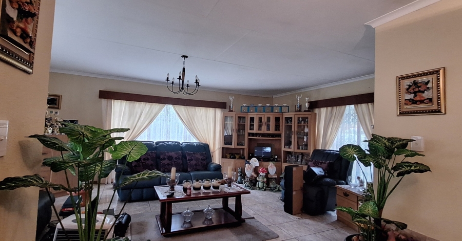 6 Bedroom Property for Sale in Bedworth Park Gauteng