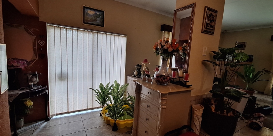 6 Bedroom Property for Sale in Bedworth Park Gauteng