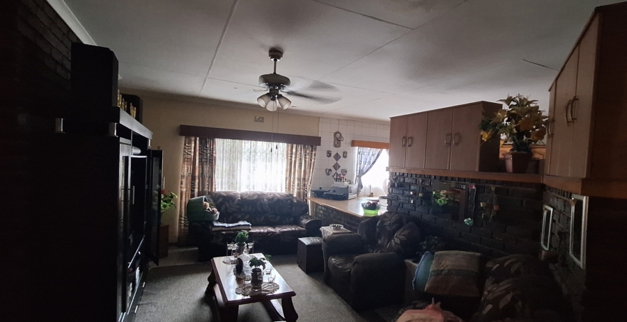 6 Bedroom Property for Sale in Bedworth Park Gauteng