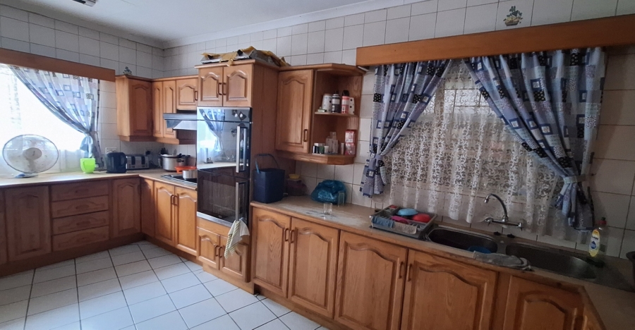 6 Bedroom Property for Sale in Bedworth Park Gauteng