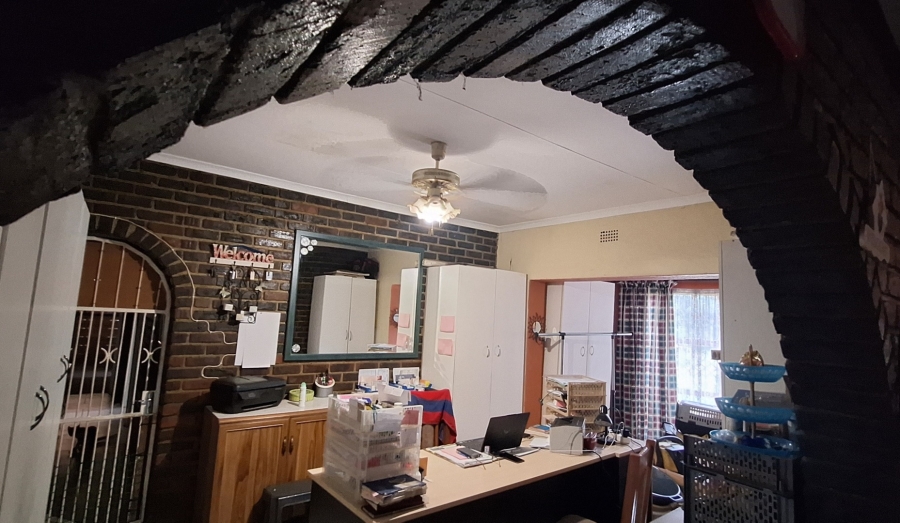 6 Bedroom Property for Sale in Bedworth Park Gauteng