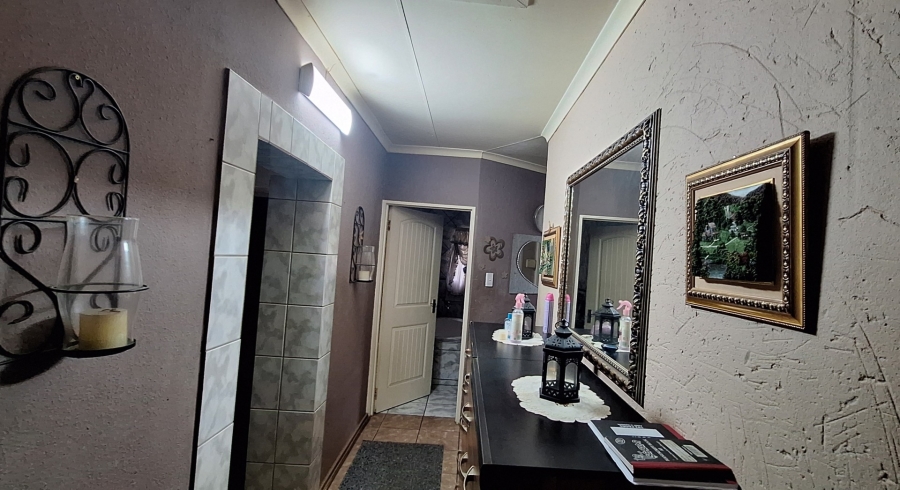6 Bedroom Property for Sale in Bedworth Park Gauteng