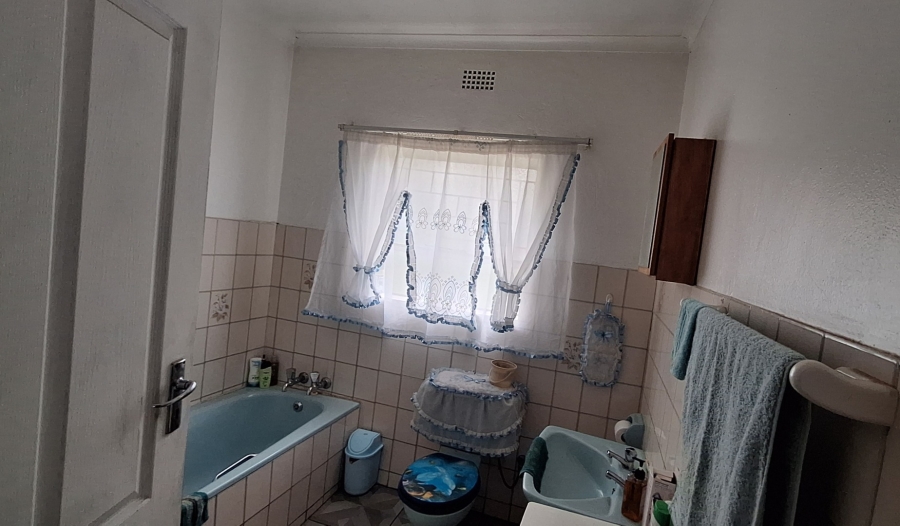 6 Bedroom Property for Sale in Bedworth Park Gauteng