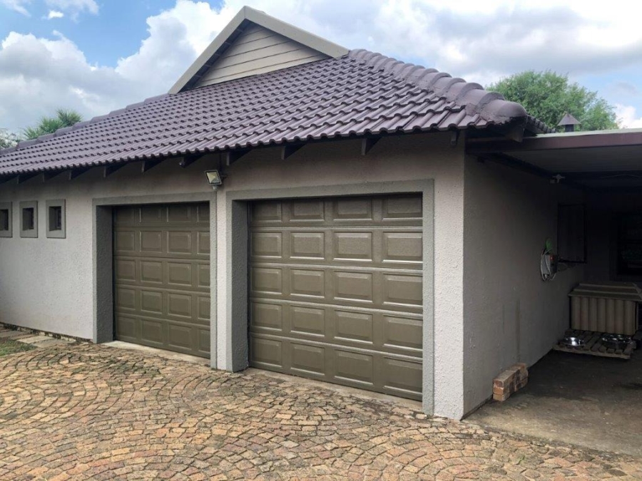 4 Bedroom Property for Sale in Bardene Gauteng