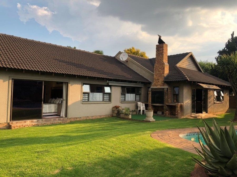 4 Bedroom Property for Sale in Bardene Gauteng