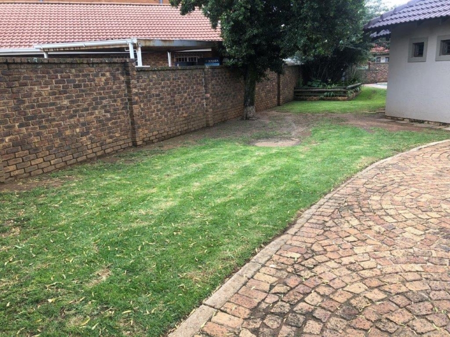 4 Bedroom Property for Sale in Bardene Gauteng