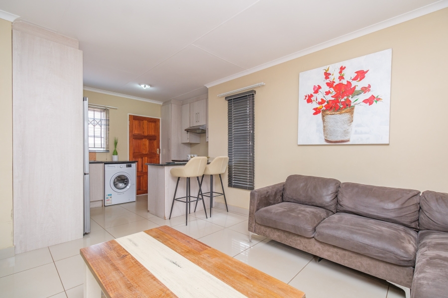 2 Bedroom Property for Sale in Azaadville Gardens Gauteng