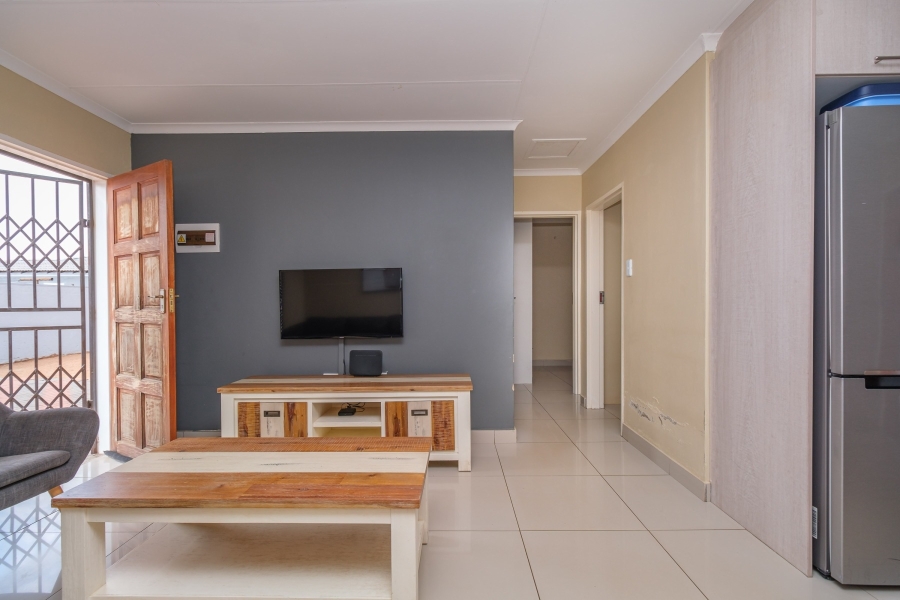 2 Bedroom Property for Sale in Azaadville Gardens Gauteng
