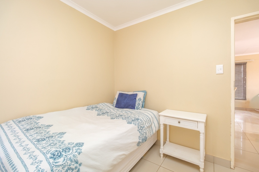 2 Bedroom Property for Sale in Azaadville Gardens Gauteng
