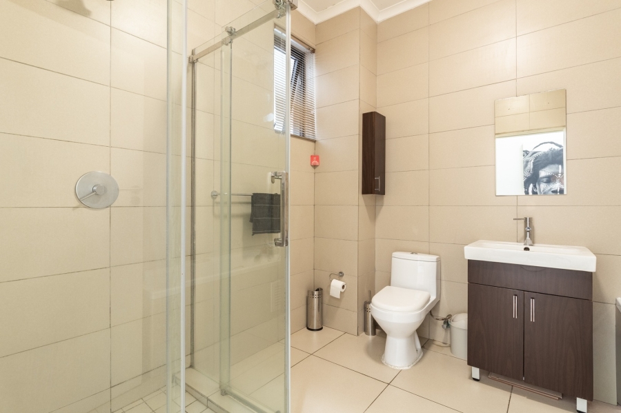 To Let 2 Bedroom Property for Rent in Broadacres Gauteng
