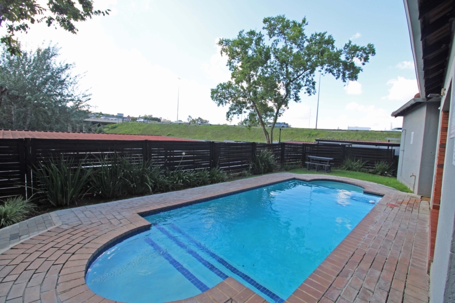 1 Bedroom Property for Sale in Rivonia Gauteng