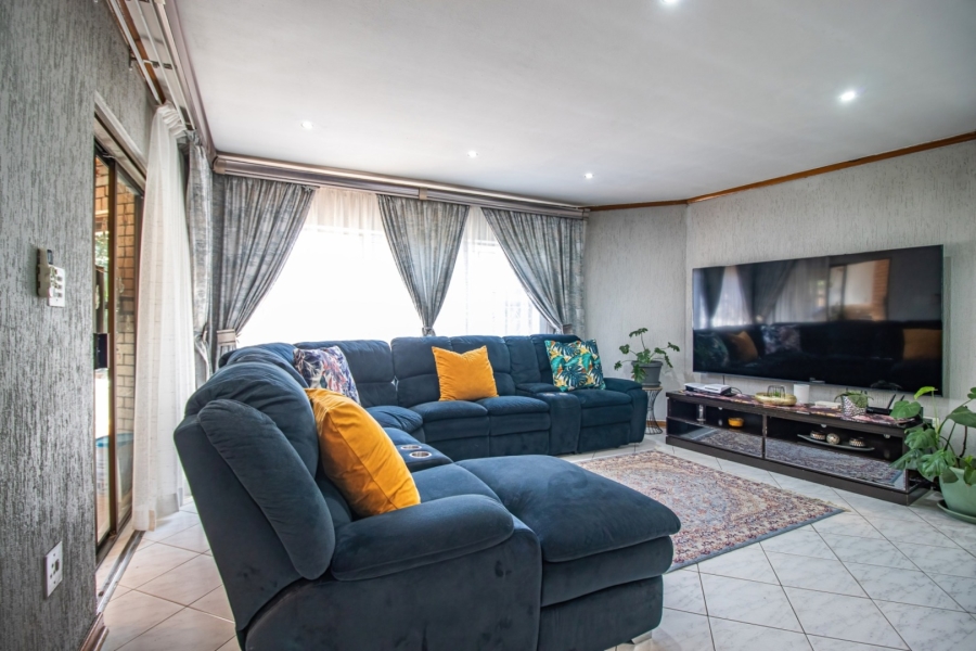 4 Bedroom Property for Sale in Mackenzie Park Gauteng